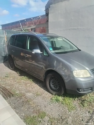 Vând wolkswagen TOURAN