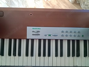 Vând pian Suzuki DP-88 