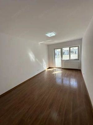 Apartament de vânzare cu 3 camere, 55,6 mp, balcon, zona Terra!