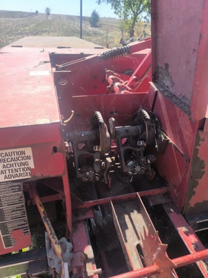 Vand presa se balotat international 553