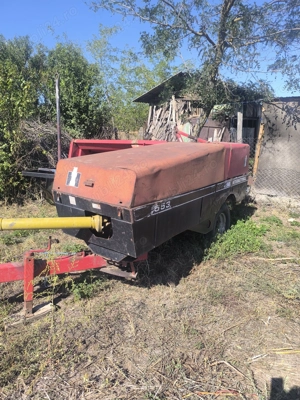 Vand presa se balotat international 553 - imagine 3