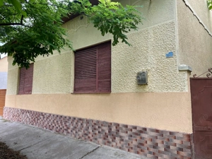 Proprietar, vand casa in Cenei, central