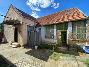 Casa cu teren 474 mp si potential de renovare – Zona Dambovita - imagine 2