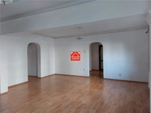Apartament 4 camere, zona Micalaca, parter. De inchiriat sau de vanzare!