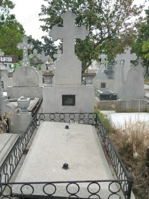 Vând criptă cu capac (tip cavou) în cimitirul Pantelimon 2 - imagine 2