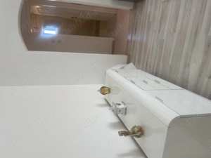 Vand apartament 2 camere, situat pe malul Timisului, complet renovat si utilat.