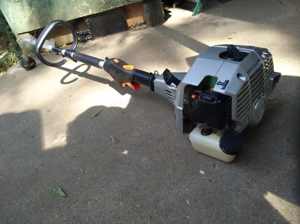 Moto coasă pe Benzină