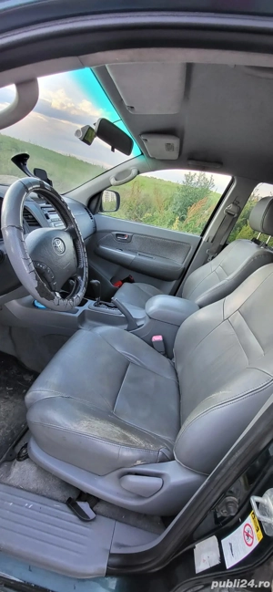 Toyota Hilux 3.0 D 2009 Auto Suspensie +5 scuturi Al trolii - imagine 3