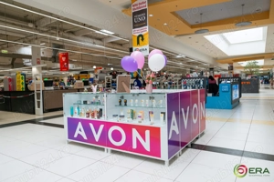 Mobilier comercial tip insuliță   vitrine + spații depozitare