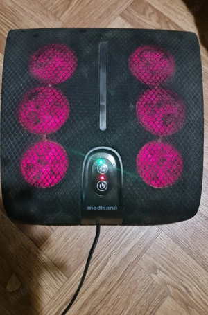 Aparat de masaj cu încălzitor Medisana