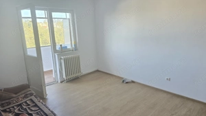 Vand apartament 3 camere in Deva, zona Scarisoara (Astoria), etaj 3, - imagine 2