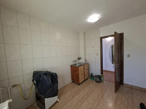 Str Bicaz - 2 cam semidecomandat   renovat   PVC   aer conditionat   balcon - imagine 6