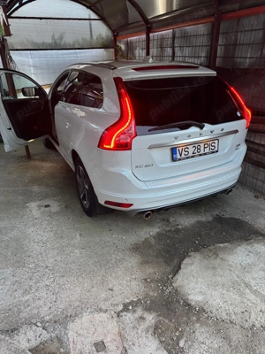 Vand Volvo XC60 D5 - imagine 4 Vand Volvo XC60 D5 - imagine 4