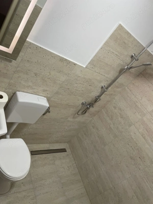 Vând casă și spațiul comercial in Ideciu de jos 