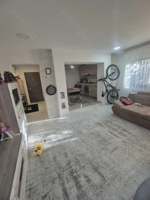 Vând apartament 3 camere, et 2 Crihala