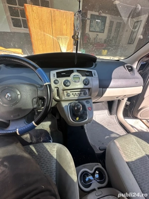 Renault Megane Scenic - imagine 3