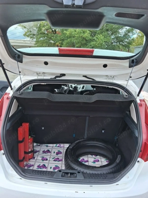 Autoturism Ford Fiesta 1.4 diesel, 2012 - imagine 8 Autoturism Ford Fiesta 1.4 diesel, 2012 - imagine 8