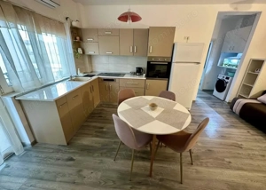 Apartament 3 Camere Decomandat Centrală Proprie Zona Braytim La 3 Minute De ESO  - imagine 2