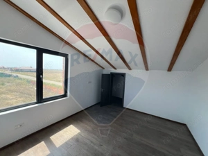 Casă / Vilă cu 5 camere de vânzare în zona Exterior Nord - imagine 3