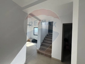 Casă / Vilă cu 5 camere de vânzare în zona Exterior Nord - imagine 10