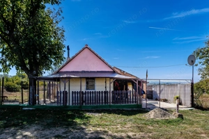 Casă cu teren generos și priveliște panoramică – Lipova