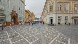 Apartament cu potențial deosebit, pe str. Republicii – Centrul Istoric - imagine 2