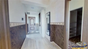 Lux Class, parcare, vedere panoramica zona Coresi, Tractorul Brasov - imagine 4