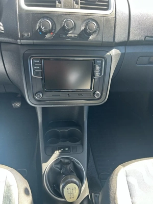 Vand Skoda Fabia 1.4 TDI Elegance - imagine 9 Vand Skoda Fabia 1.4 TDI Elegance - imagine 9