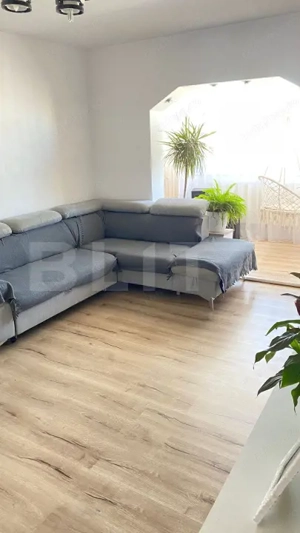 Apartament cu 3 camere, 71 mp, renovat complet, zona Tractorul - imagine 3