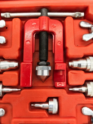 Trusa prelucrat tevi frana 9 piese universala 149 lei - imagine 3