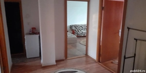 Închiriere apartament 3 camere spațios, decomandat, situat în zona 1 Mai mobilat si utilat