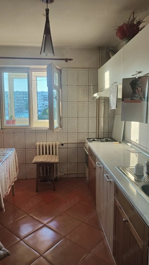 Vând apartament 2 camere cf 1 Rahova  - imagine 2