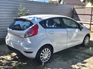 Ford Fiesta 2017 Alb Diesel 154.800 km - imagine 3