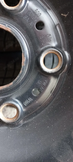 De vânzare set 4 jante otel orginale Vw R15 echipate cu anvelope de iarna.  - imagine 2