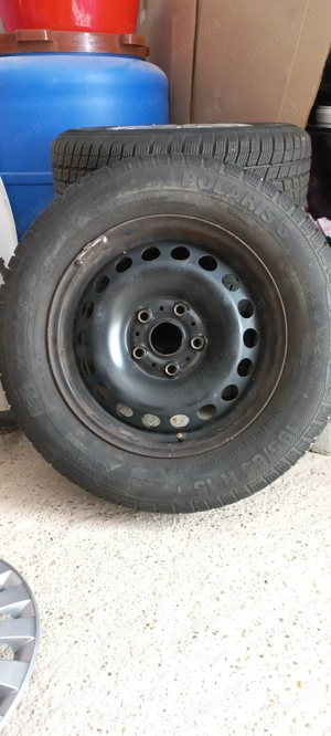 De vânzare set 4 jante otel orginale Vw R15 echipate cu anvelope de iarna.  - imagine 3