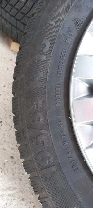 De vânzare set 4 jante otel orginale Vw R15 echipate cu anvelope de iarna.  - imagine 6