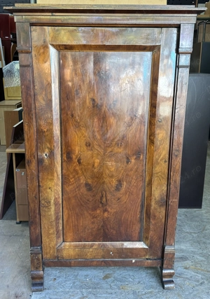 Dulap Vintage Stil Biedermeier cu furnir de nuc; Dulap lemn masiv
