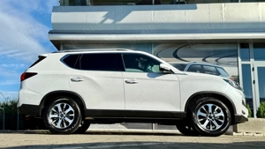 KGM Rexton G4 Y470 MY25 Premium 2.2E-XDI 202HP 4WD A8 - Ext. Alb perlat  Int. Negru, 7 locuri - imagine 3