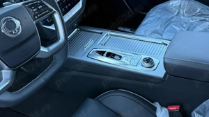 KGM Rexton G4 Y470 MY25 Premium 2.2E-XDI 202HP 4WD A8 - Ext. Alb perlat  Int. Negru, 7 locuri - imagine 6