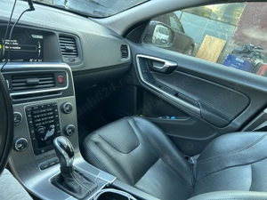 Volvo V60 plug in hybrid  - imagine 7