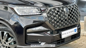 KGM Rexton My25 Black Edition 2.2E-XDI 202HP 4WD A8 - Ext.Negru Int. Bej, 7 locuri - imagine 4