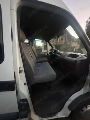 Vand microbuz marca Renault - imagine 9