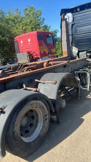 Dezmembrez camion VOLVO - imagine 3