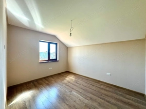 Duplex la asfalt - 4 camere - teren 532mp  Utvin - imagine 10