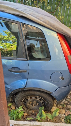 Vând Ford Fiesta, motor 1.4 benzină, an 2003, în stare de funcționare. - imagine 4