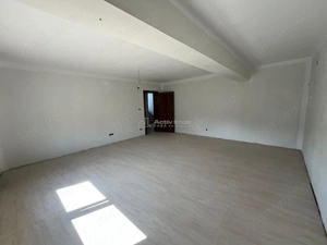 Caransebes, Casa 7 Camere + Teren 600 Mp., Zona Pipirig - imagine 3