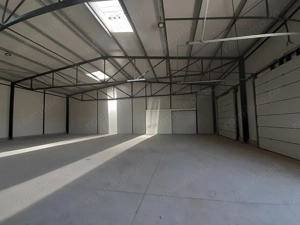 Doua hale lipite, total 1200mp, zona Drumul Intre Tarlale