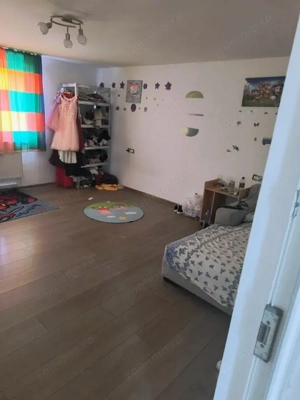 Casă renovată în Preluci la 12 Km de Comănesti , fântână și centrala proprie - imagine 2