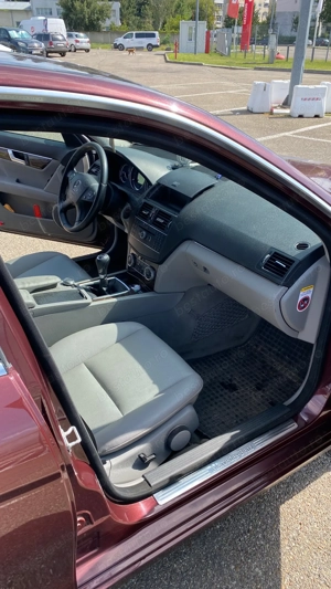 Mercedes benz C200 2.2 - imagine 8 Mercedes benz C200 2.2 - imagine 8