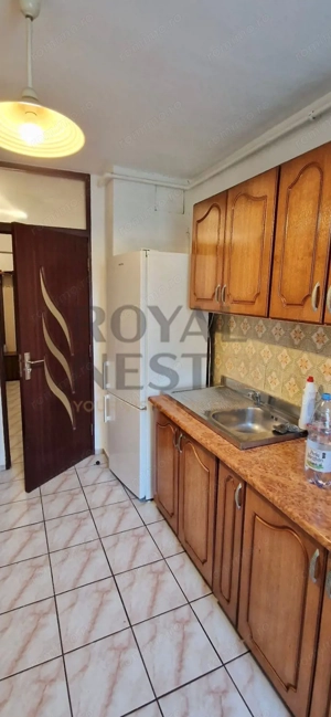 De inchiriat apartament cu 4 camere in Tractorul. - imagine 8